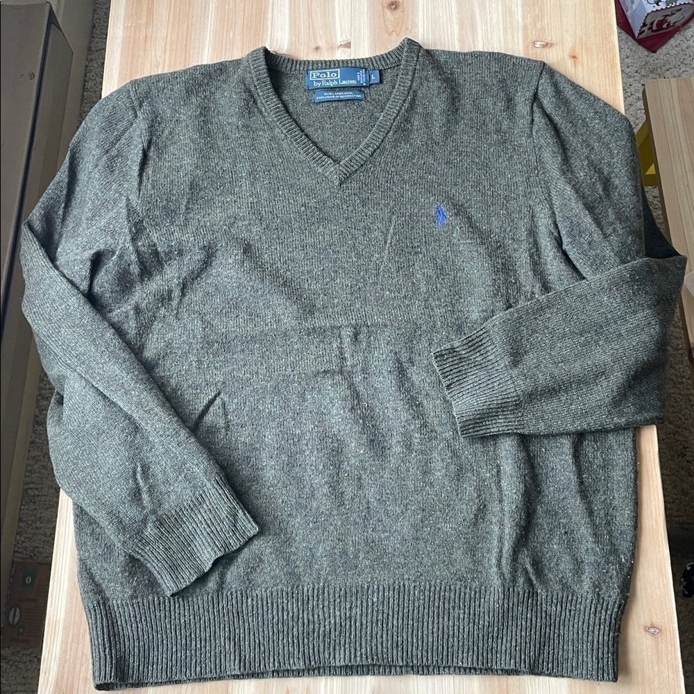 Polo by Ralph Lauren Men's Dark Green Lambswool V-Neck Sweater - Picture 5 of 8